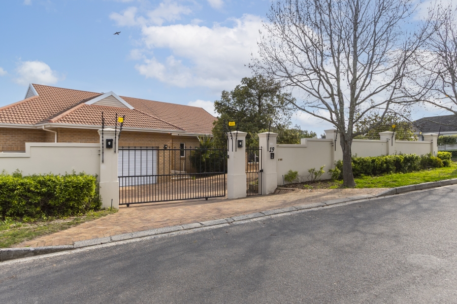 To Let 3 Bedroom Property for Rent in Helena Heights Western Cape